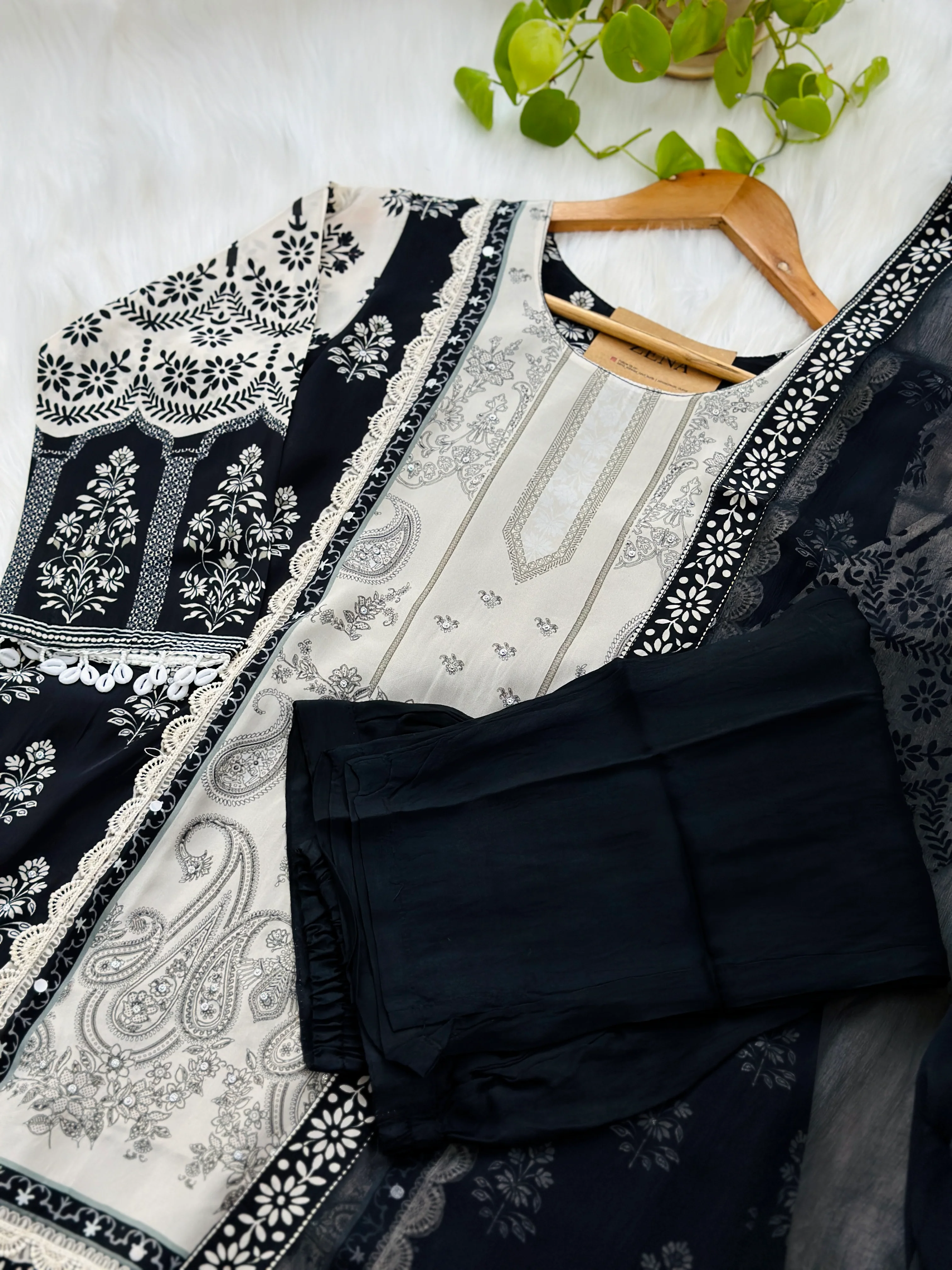 Ready to wear kurti set with handwork details Fabric crepe - Image 4