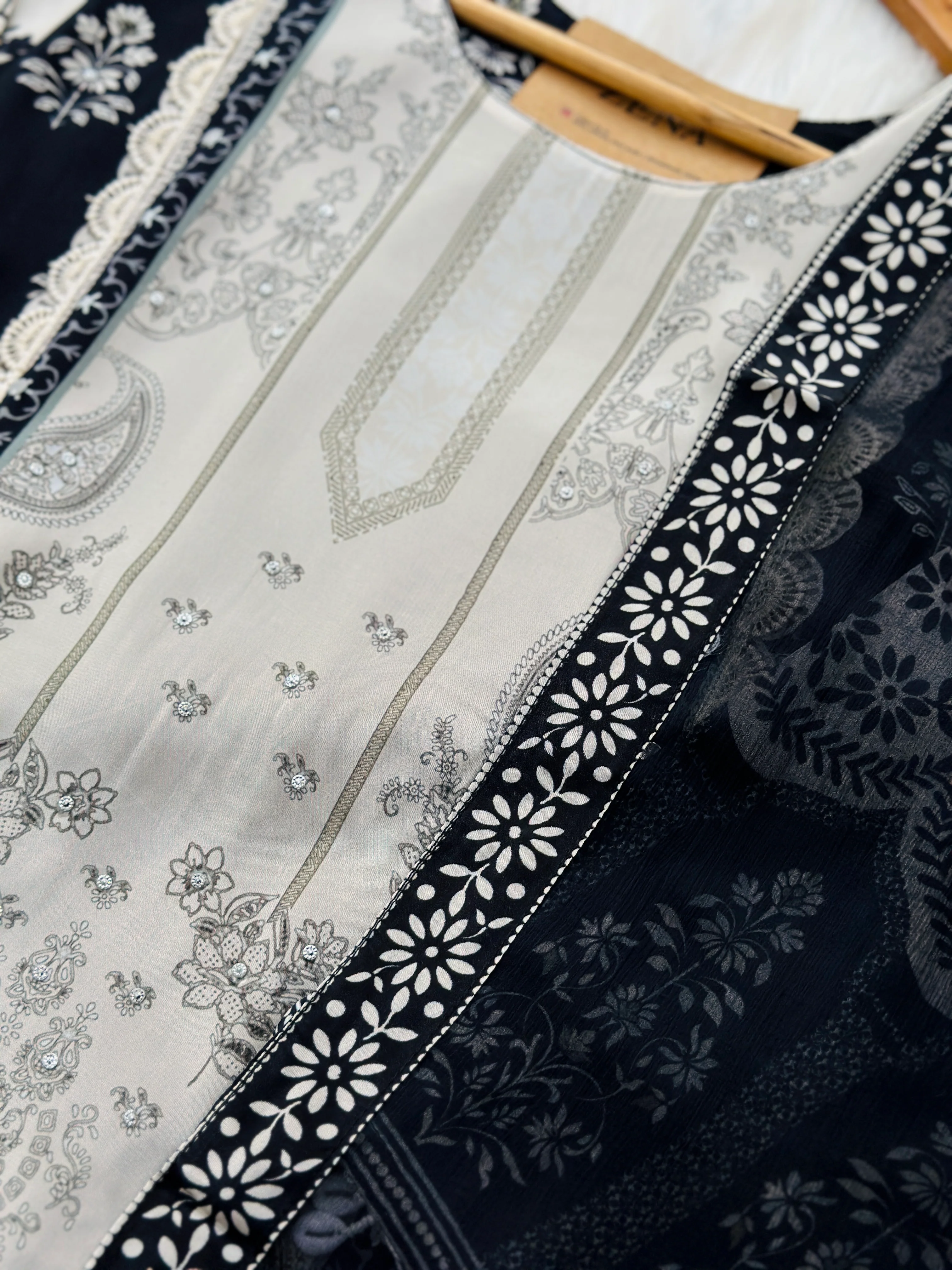 Ready to wear kurti set with handwork details Fabric crepe - Image 5