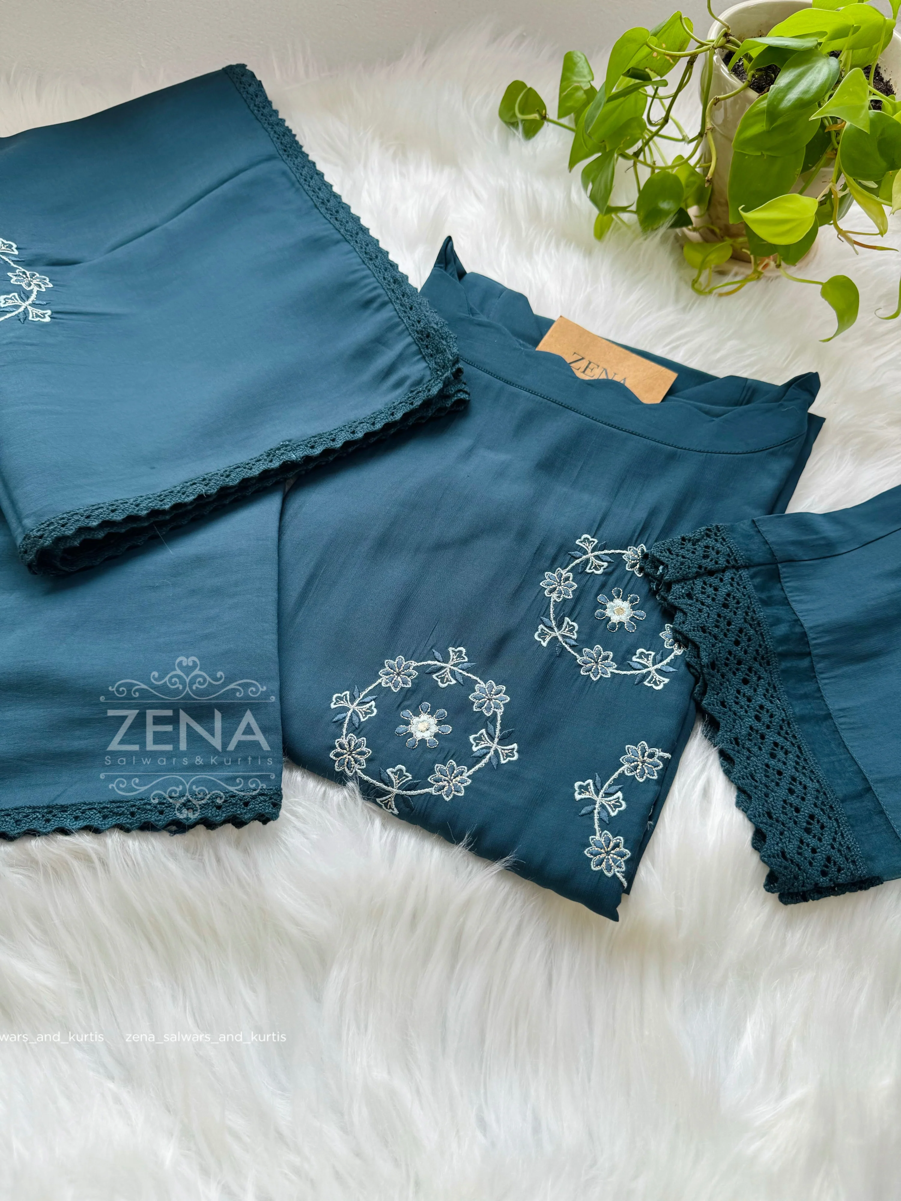 Ready to Wear Muslin Embroidered Kurti Set โ Effortless Everyday Elegance