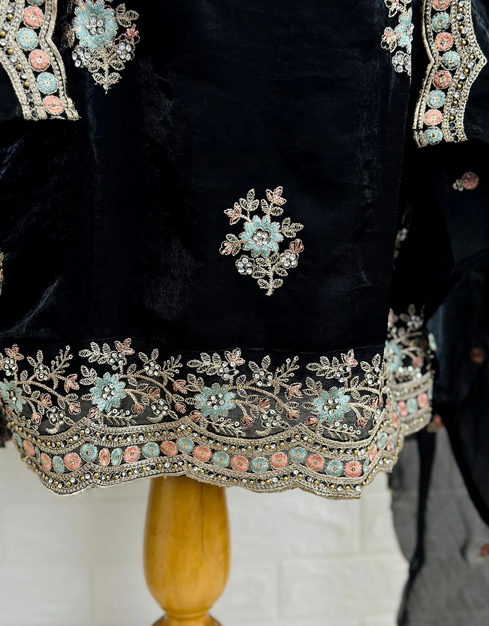 Ready-to-Wear Shimmer Silk Partywear Suit 🌟 - Image 5