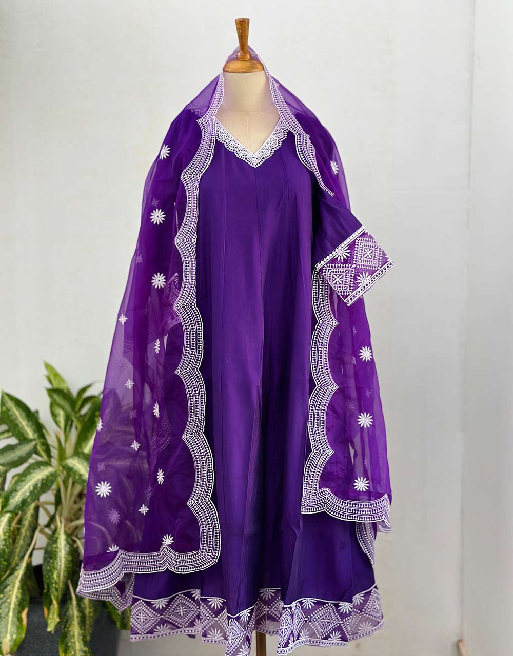 Graceful Charm β READY TO WEAR MUL COTTON KURTI SET WITH ORGANZA DUPATTA β¨ - Image 10