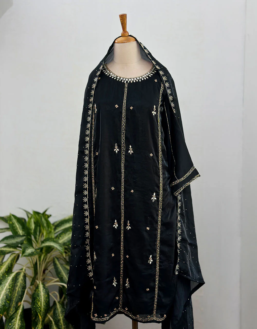 Ready to Wear Hand Work Kurti Set with Real Mirror Work โจ - Image 2