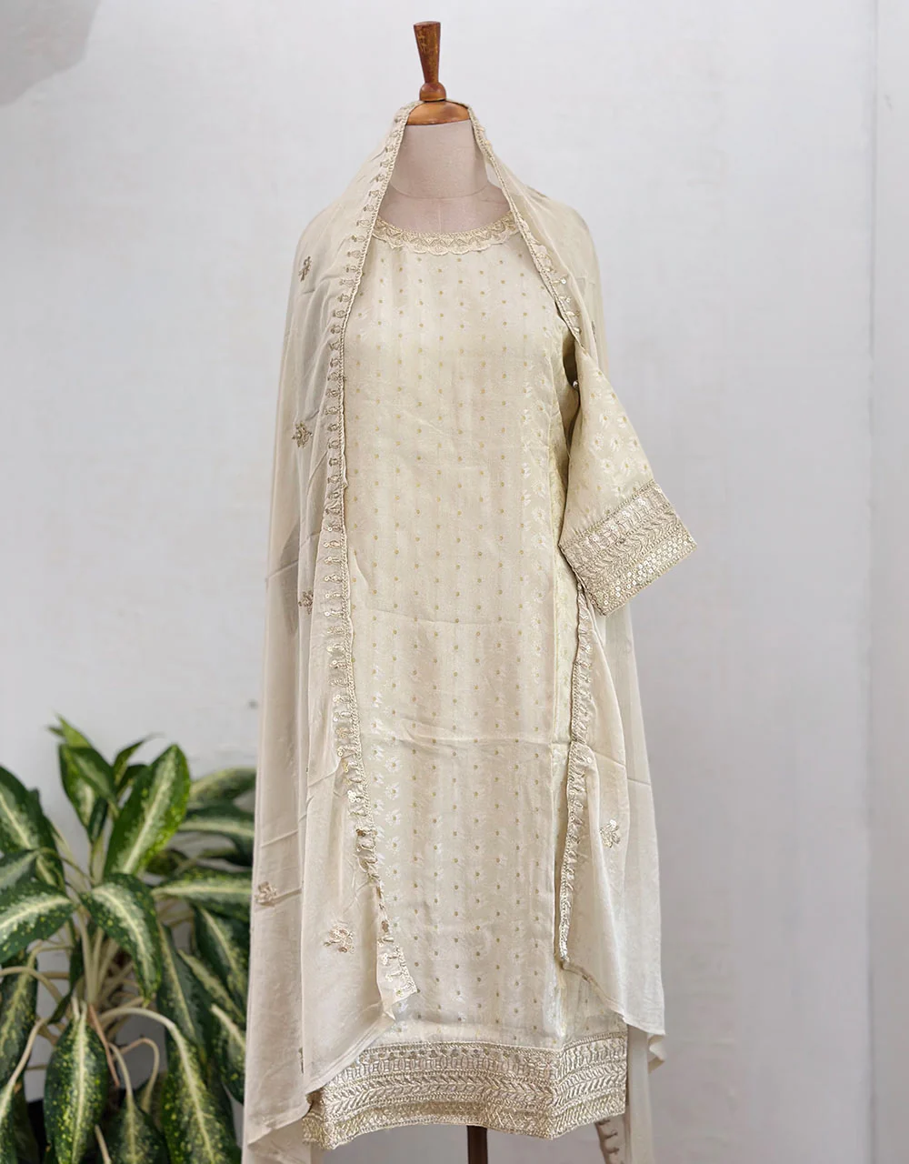 READY TO WEAR SHIMMER TISSUE SILK KURTI SET β¨ - Image 2
