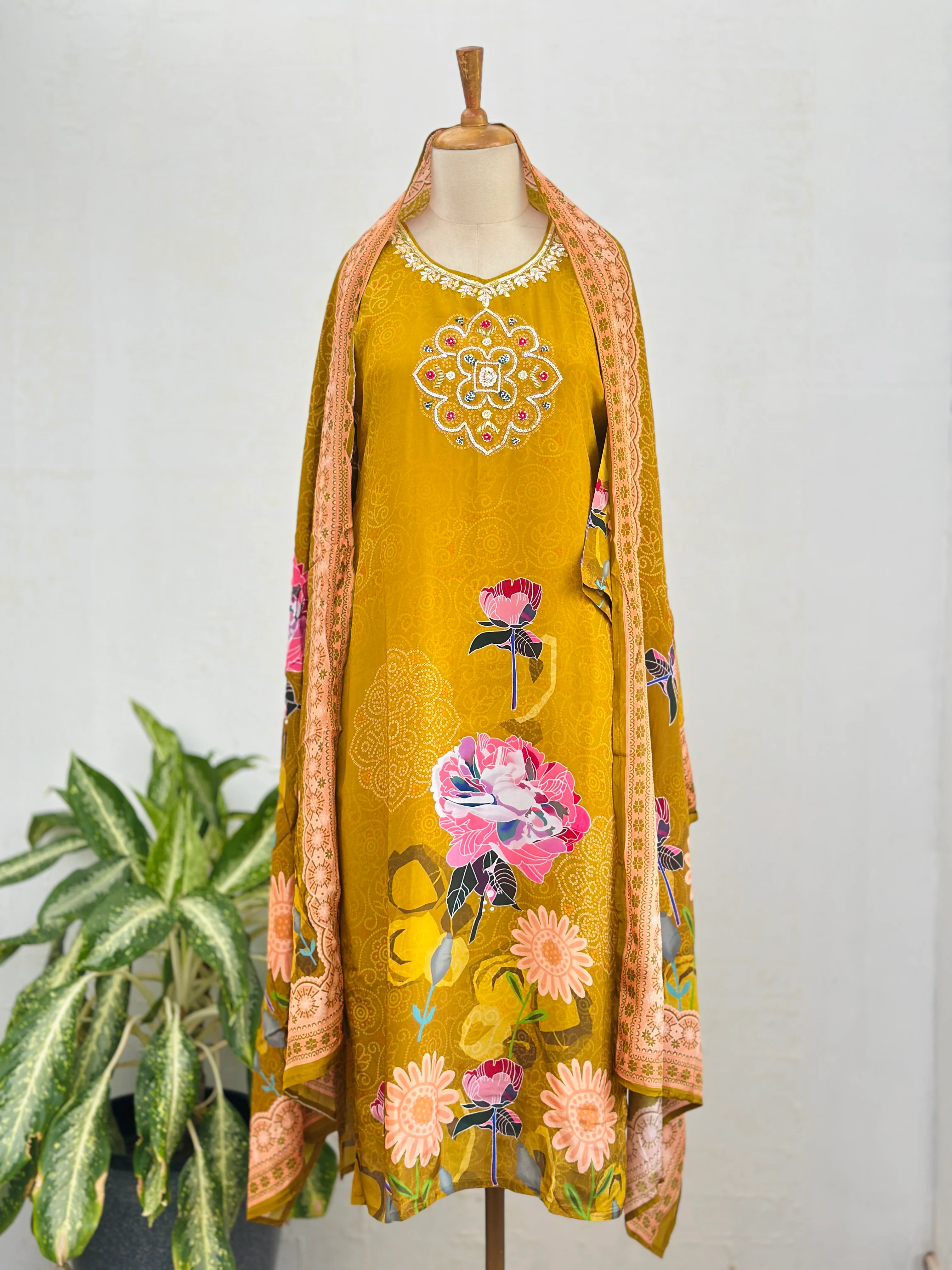TISSUE SILK HAND WORK KURTI SET - Image 3