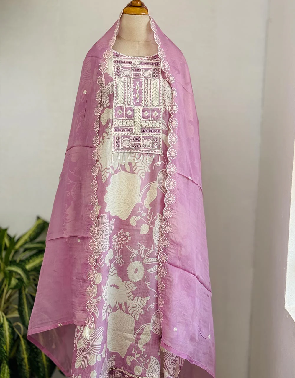 Pure Muslin Semi-Stitched Party Wear Suit โจ - Image 2
