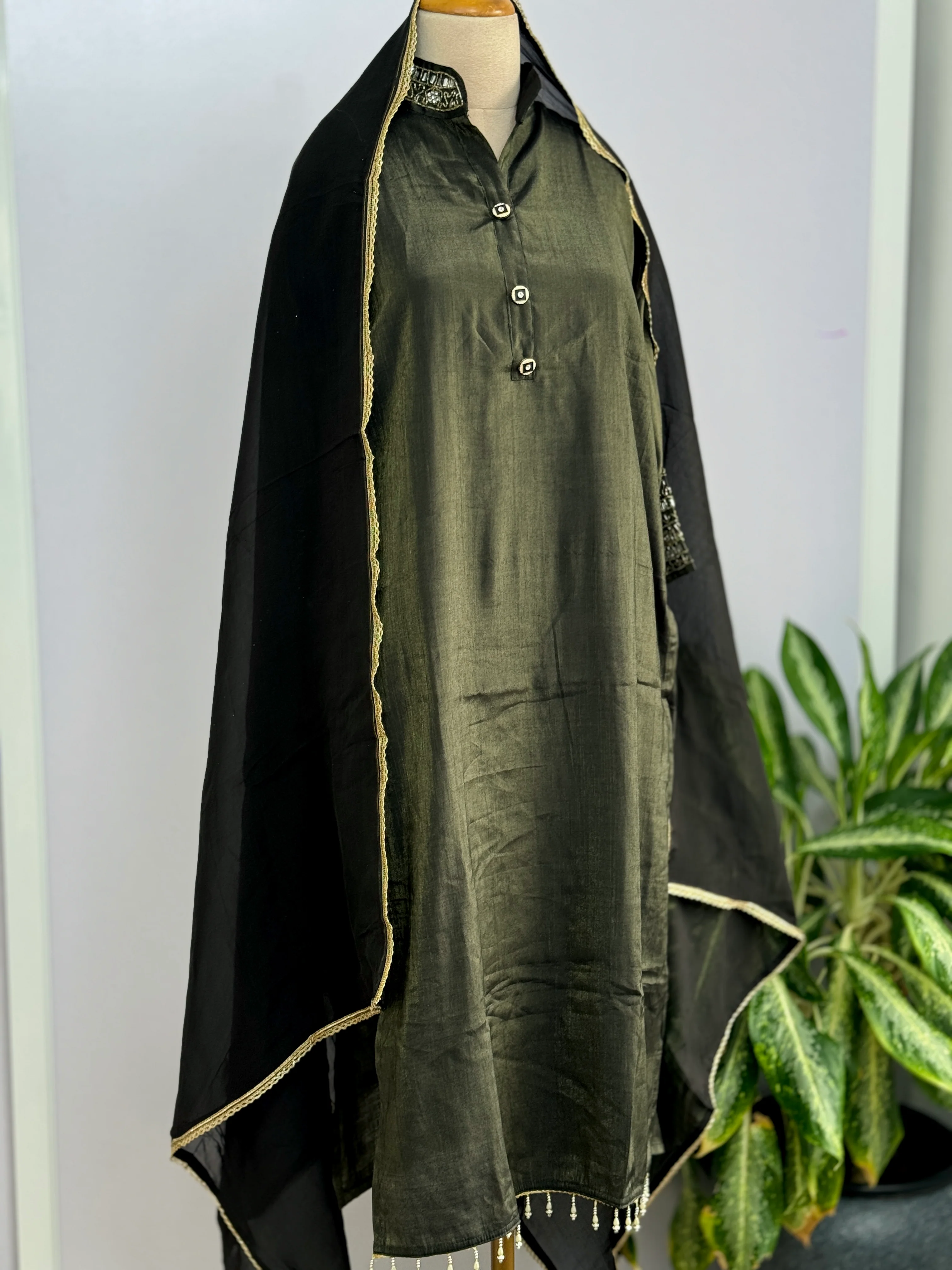 Tissue Silk Party Wear Suit - Image 4