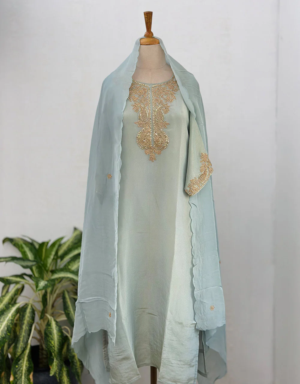 Tissue Silk Ready-to-Wear Handwork Kurti Set β Luxurious Craftsmanship & Timeless Grace β¨ - Image 5