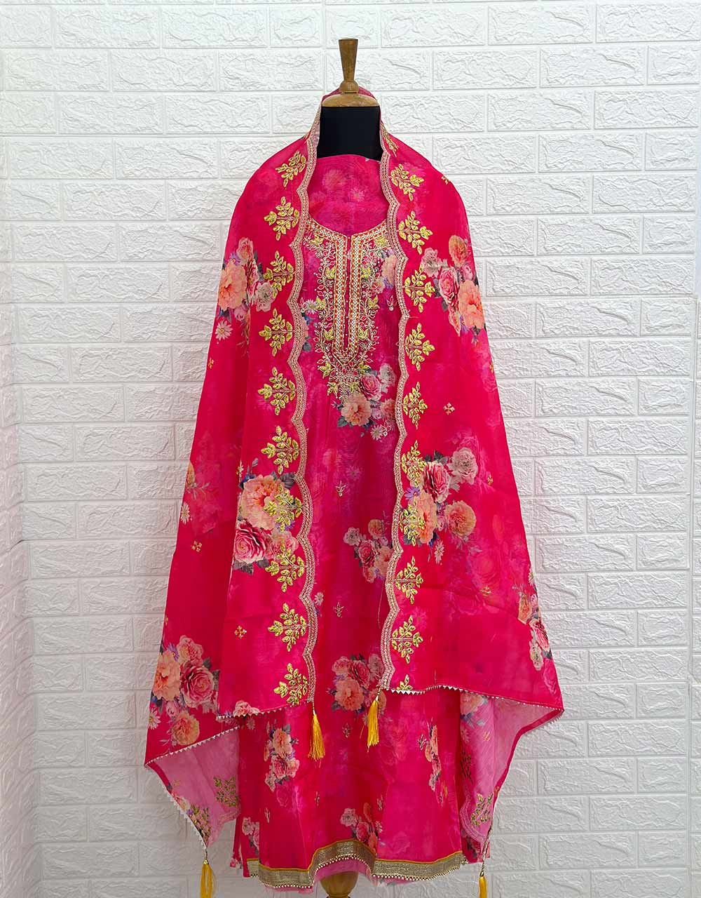 Unstitched Organza Partywear Suit 🌟 - Image 3