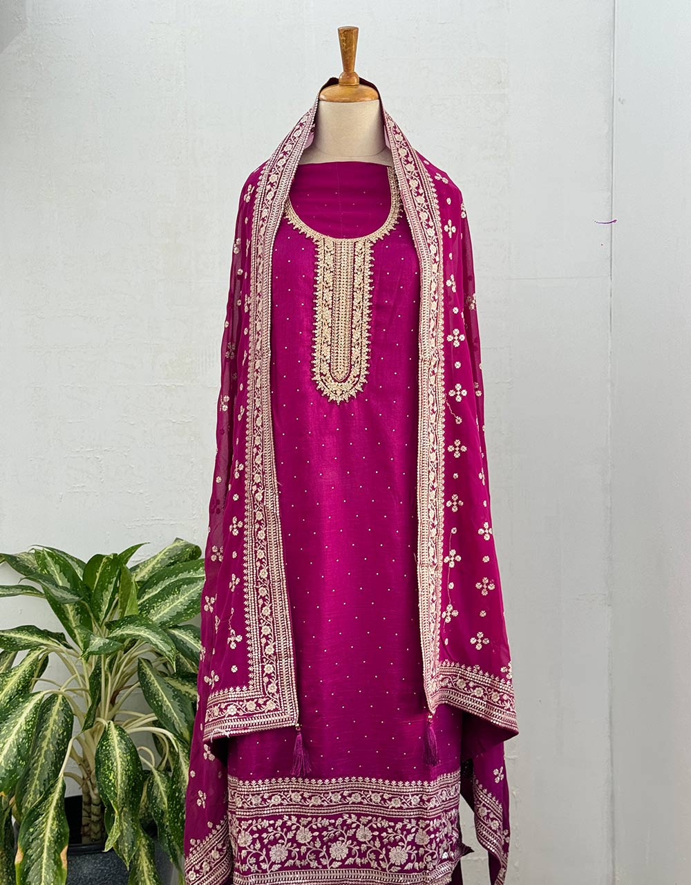 Unstitched Silk Party Wear Suit Fabric โ Luxurious & Customizable Elegance โจ - Image 2